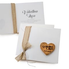Participación boda+sobre, corazón de corcho min.25