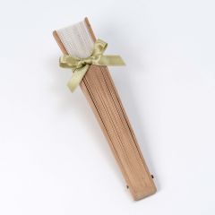 Abanico blanco madera natural adornado lazo verde, min.6