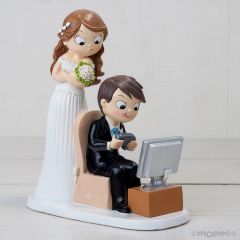 Figura Pop&Fun novios y videojuegos,21cm.